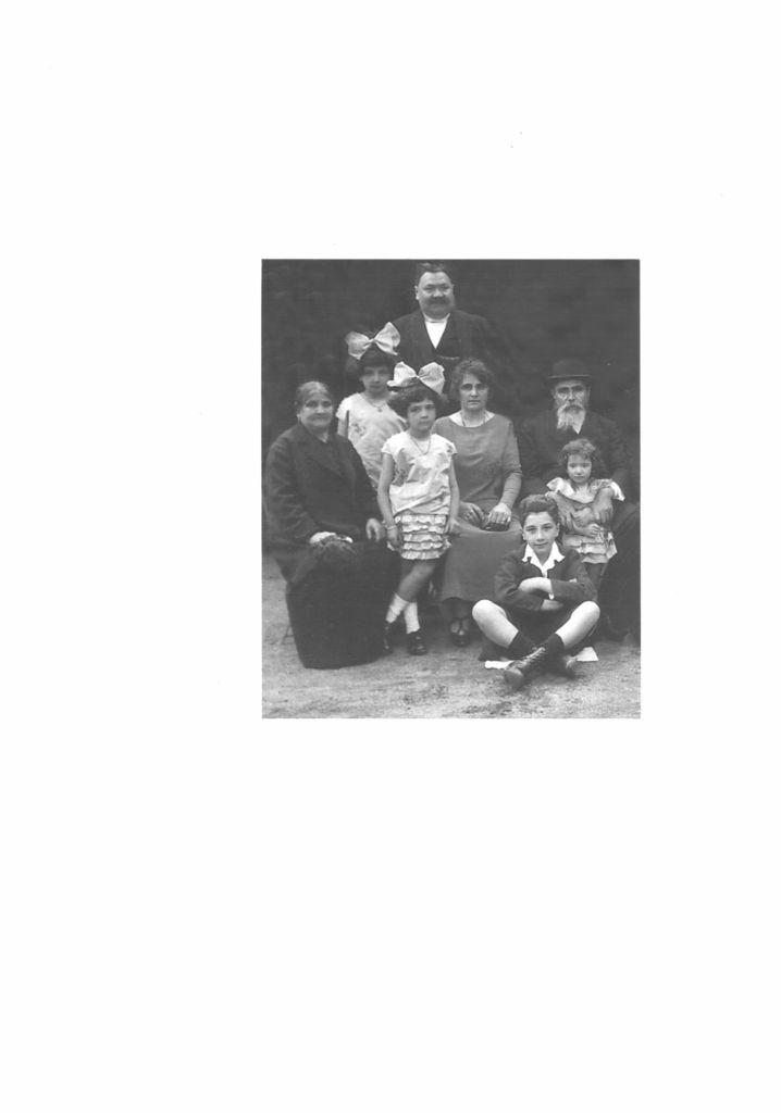thumbnail of Famille MORDO 1925
