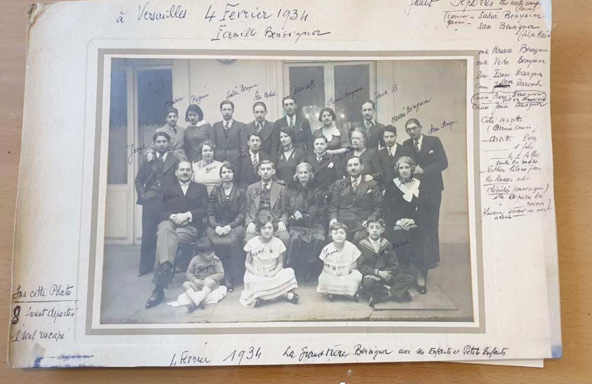 Photo de famille prise dans la cour de la synagogue de Versailles le 4 Février 1934